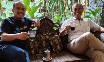 Ngopi Tanpa Drama Lambung: Cerita Tentang Kopi Hitam, Kebiasaan, dan Cara Berdamai dengan Perut