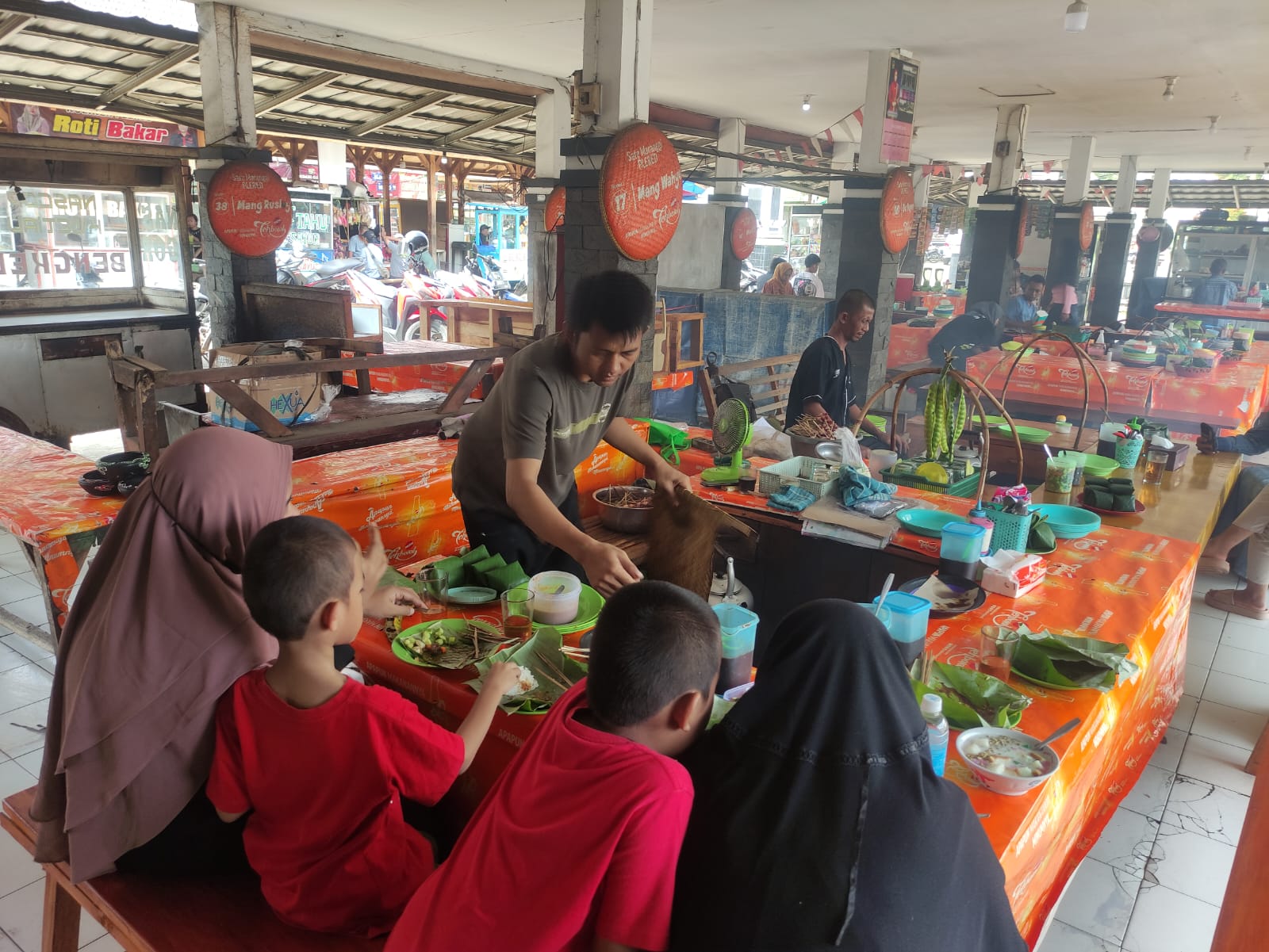 Sate Maranggi Plered: Nikmatnya Tak Terlupakan