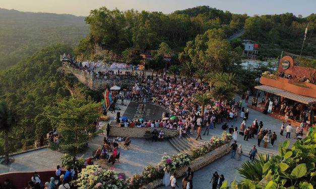 Obelix Sea View Yogyakarta: Menyeruput Senja, Menyimpan Cerita