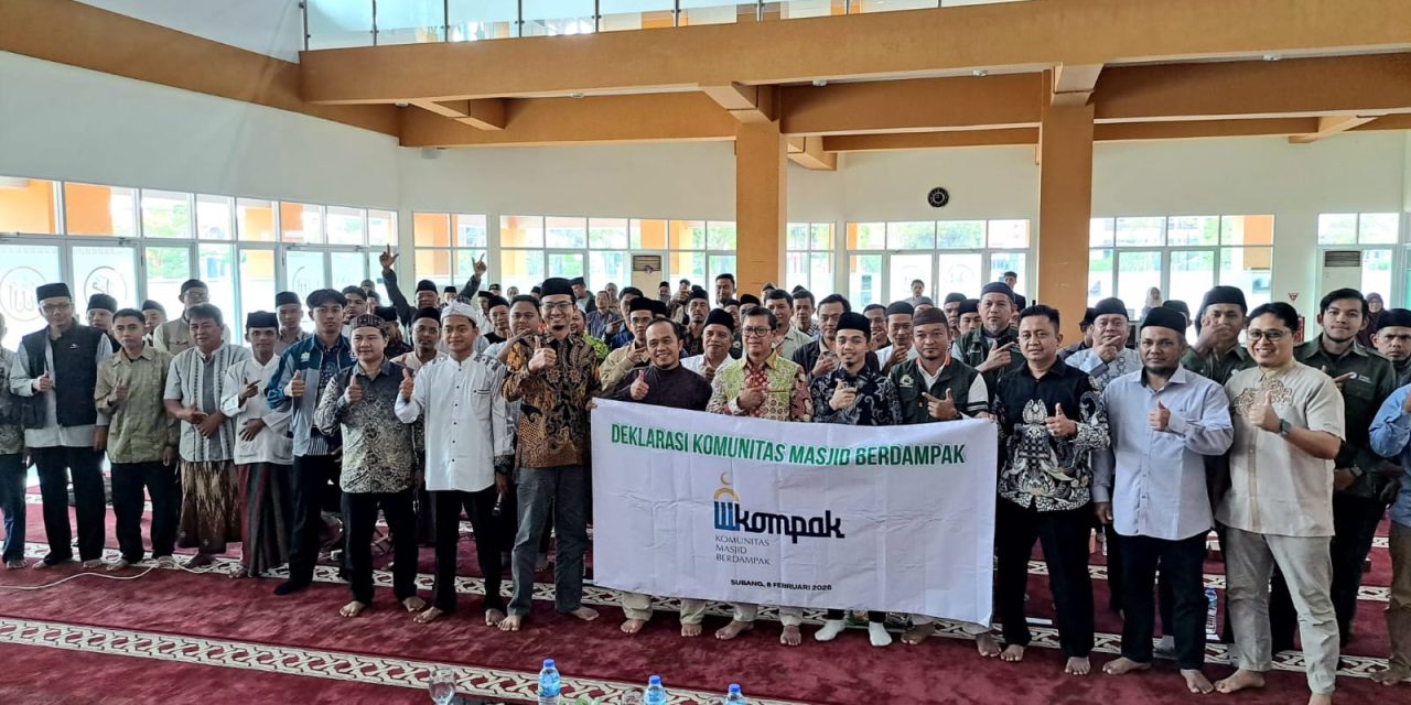 Menjemput Gema Adzan Dua Dekade Mendatang: Sebuah Renungan dari Selasar Masjid